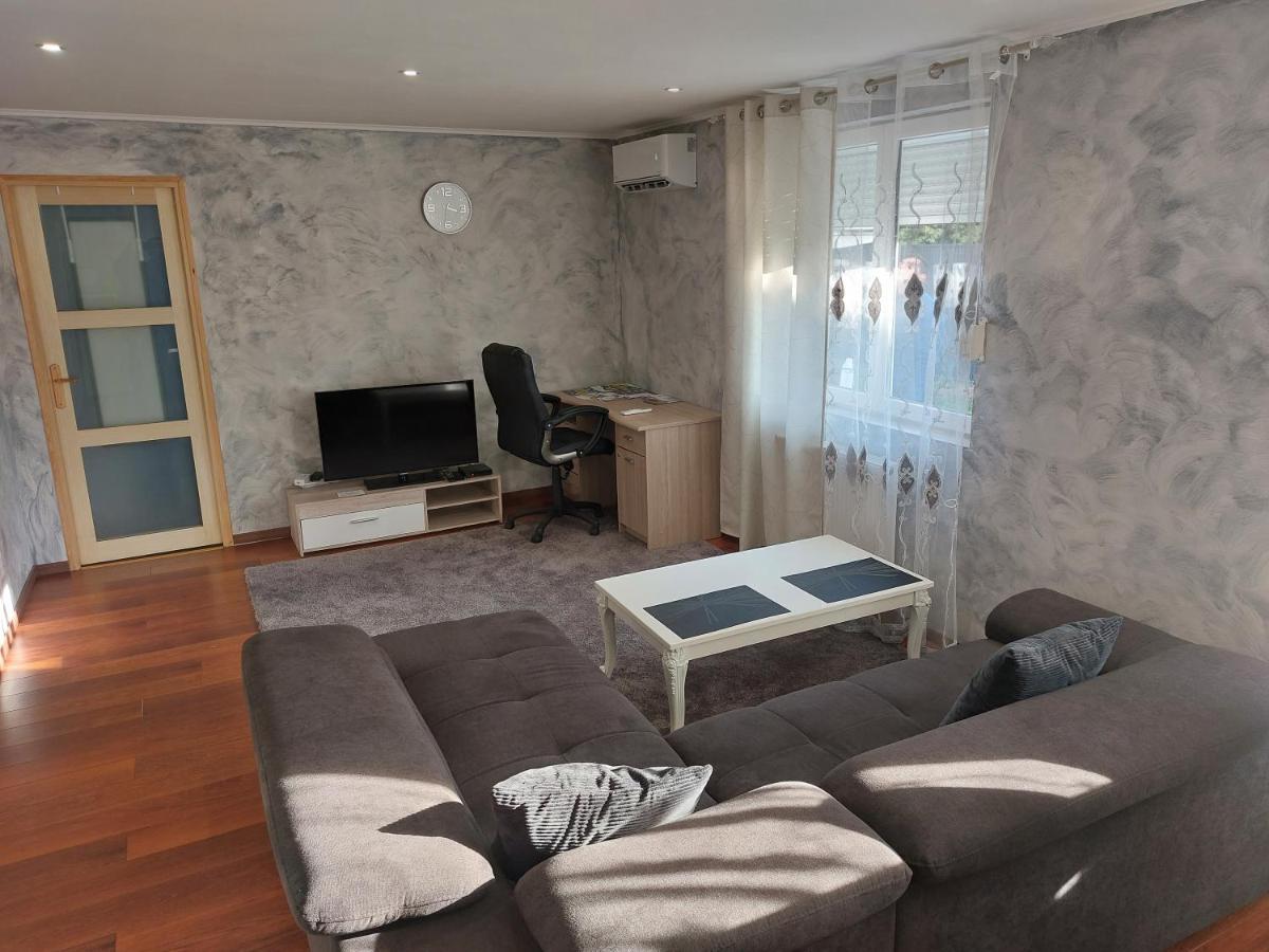 Famille House 101 Apartment *